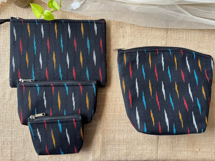 POUCHES SET